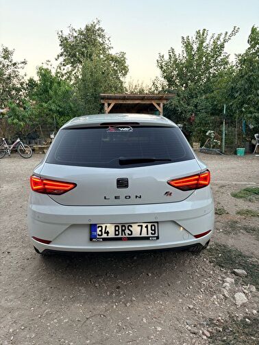 SEAT LEON