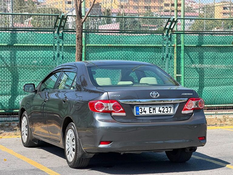 TOYOTA COROLLA
