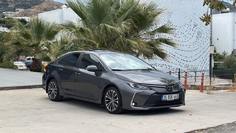 TOYOTA COROLLA