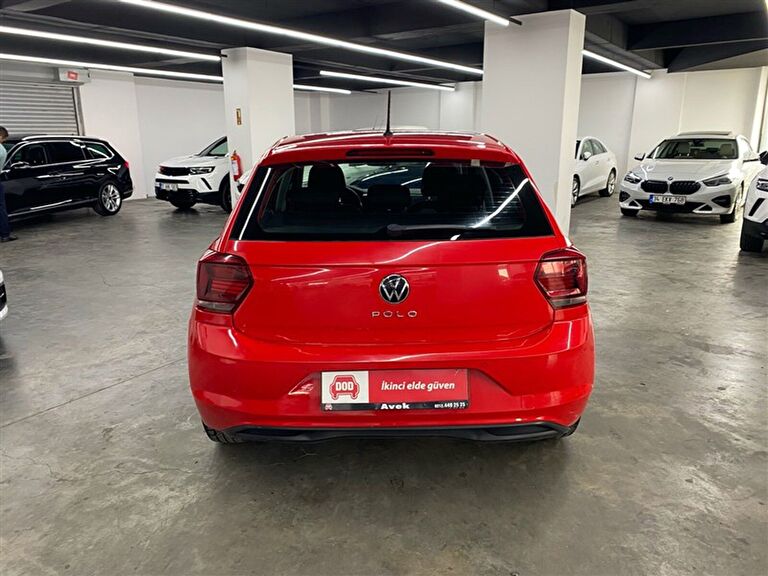 VOLKSWAGEN POLO