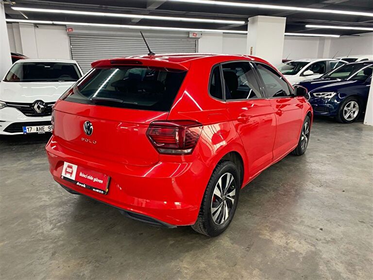 VOLKSWAGEN POLO