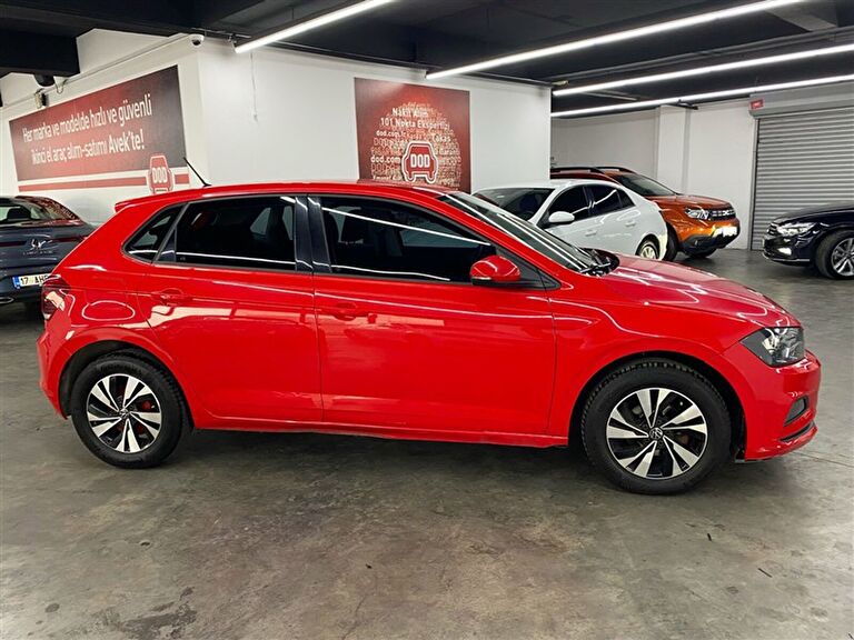 VOLKSWAGEN POLO