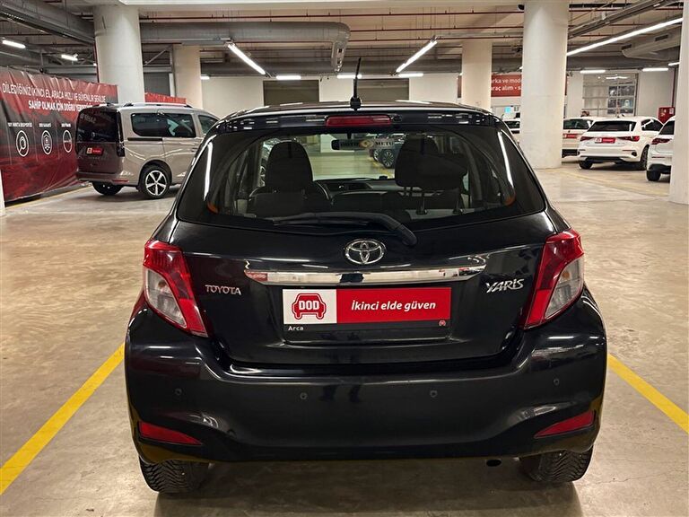 TOYOTA YARIS
