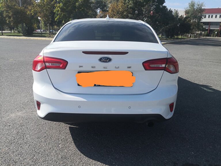 FORD FOCUS