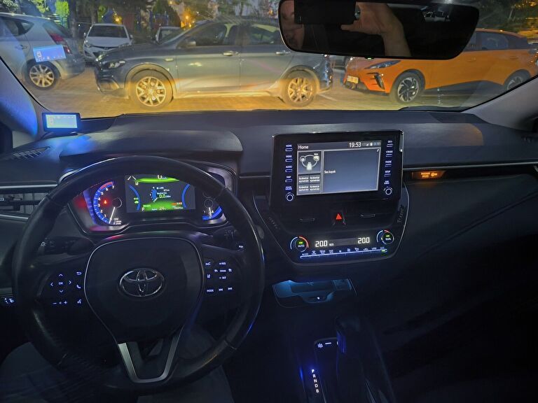 TOYOTA COROLLA