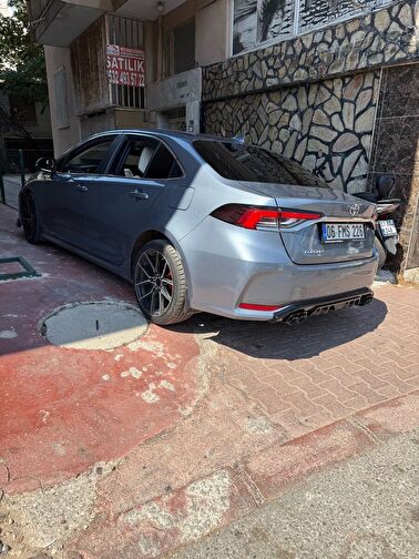 TOYOTA COROLLA