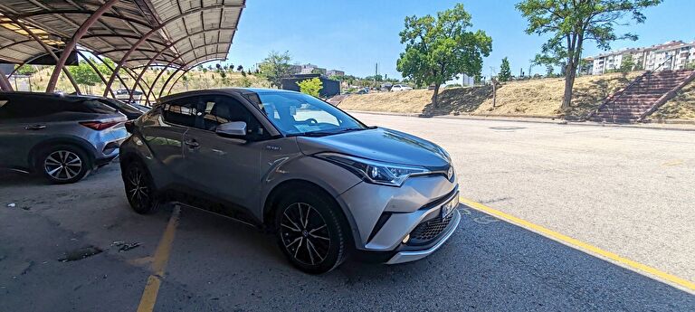 TOYOTA C-HR