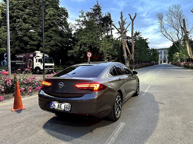 OPEL INSIGNIA