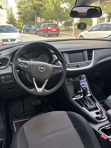 OPEL GRANDLAND X