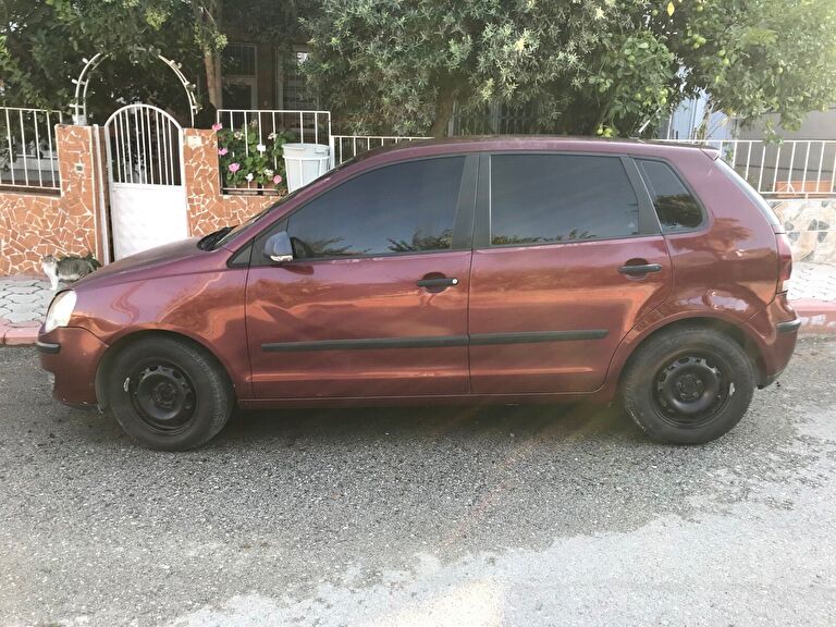 VOLKSWAGEN POLO