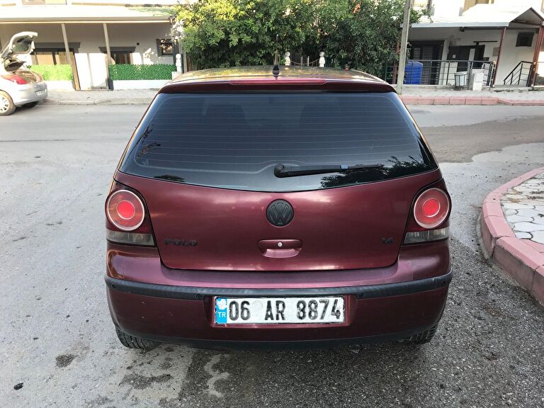 VOLKSWAGEN POLO