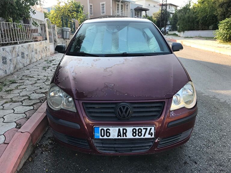 VOLKSWAGEN POLO