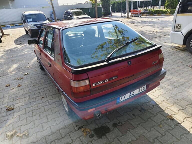 RENAULT R9
