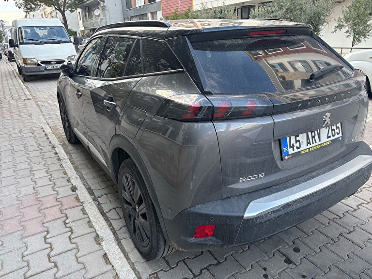 PEUGEOT 2008