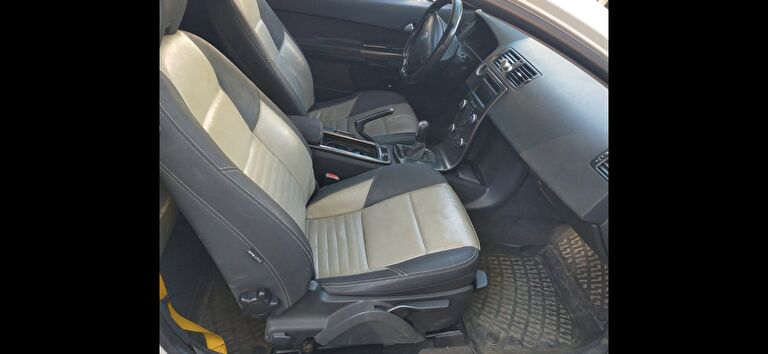 VOLVO C30