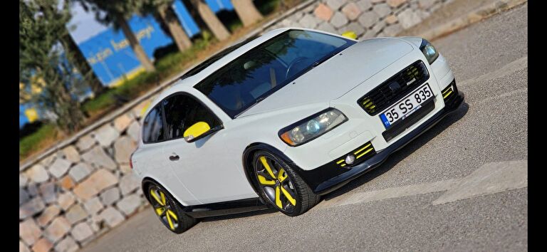 VOLVO C30