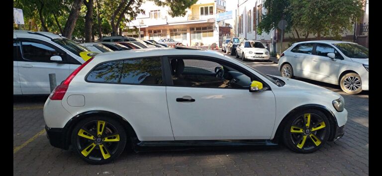 VOLVO C30