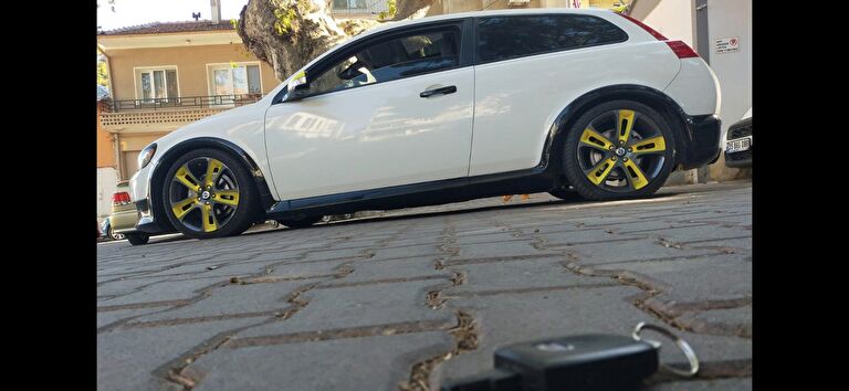 VOLVO C30
