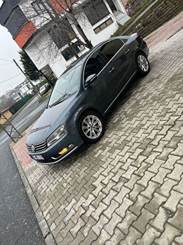 VOLKSWAGEN PASSAT