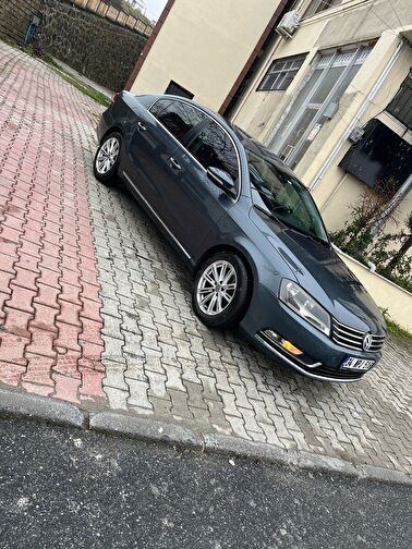 VOLKSWAGEN PASSAT