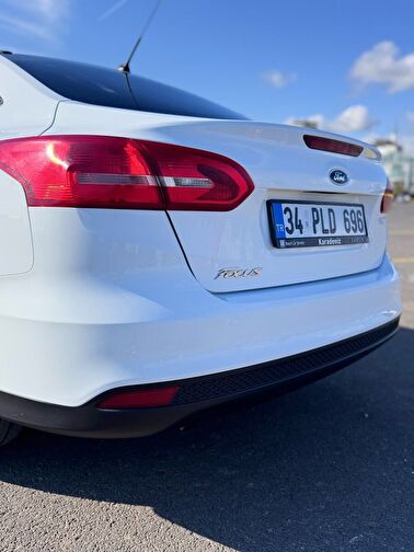 FORD FOCUS