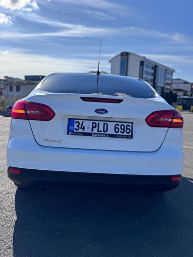 FORD FOCUS
