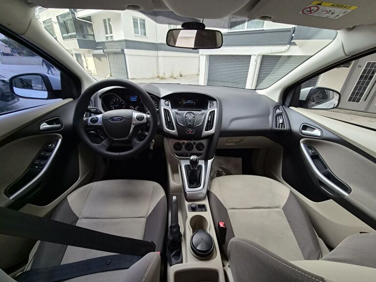 FORD FOCUS