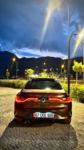 RENAULT MEGANE