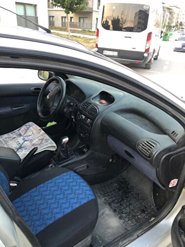 PEUGEOT 206