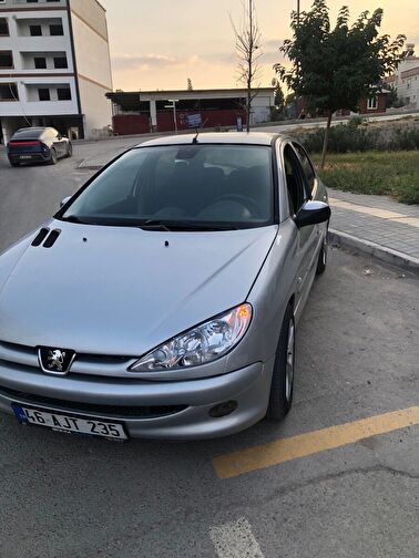 PEUGEOT 206