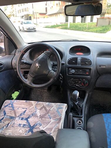 PEUGEOT 206