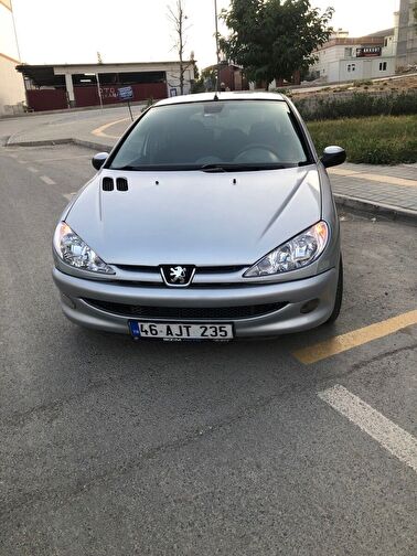 PEUGEOT 206