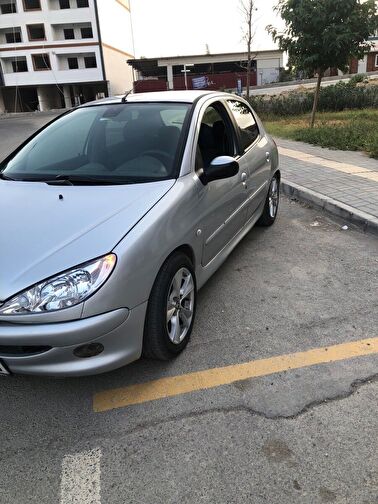 PEUGEOT 206