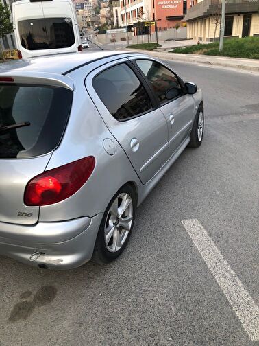 PEUGEOT 206