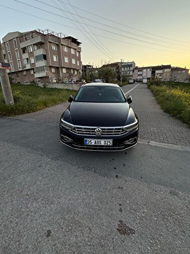 VOLKSWAGEN PASSAT