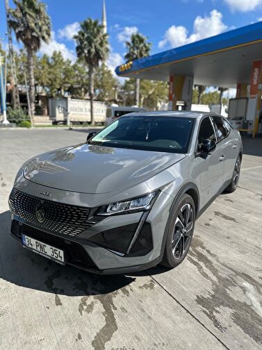 PEUGEOT 408