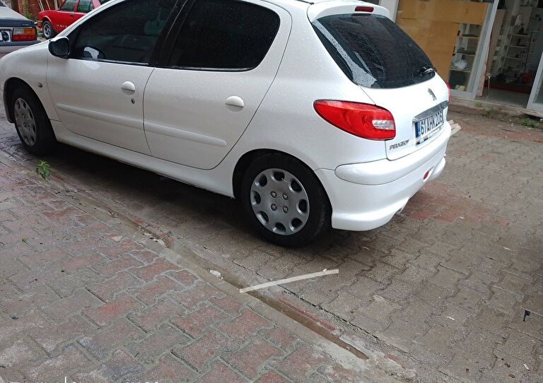 PEUGEOT 206