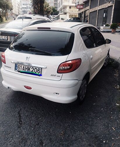 PEUGEOT 206