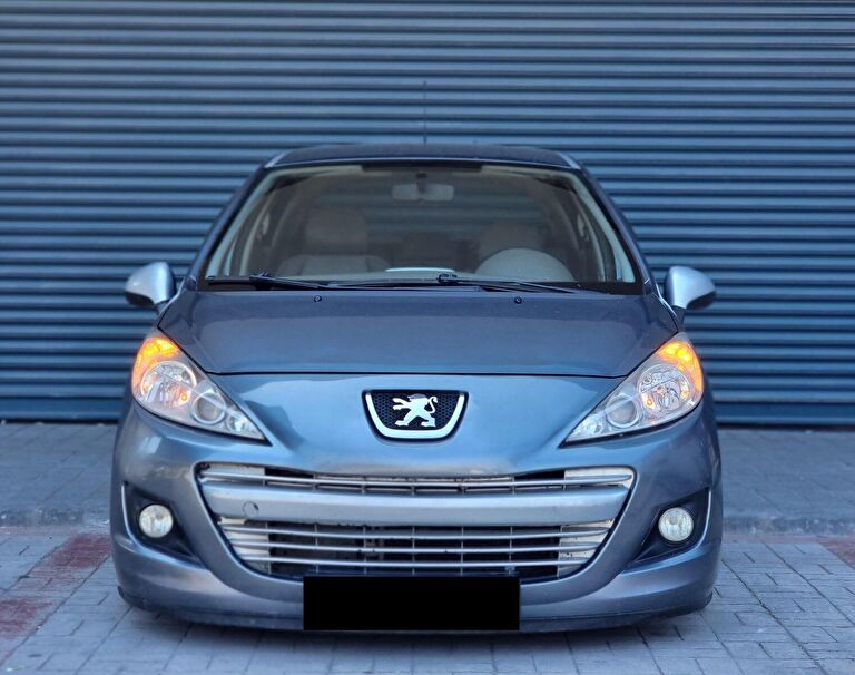 PEUGEOT 207