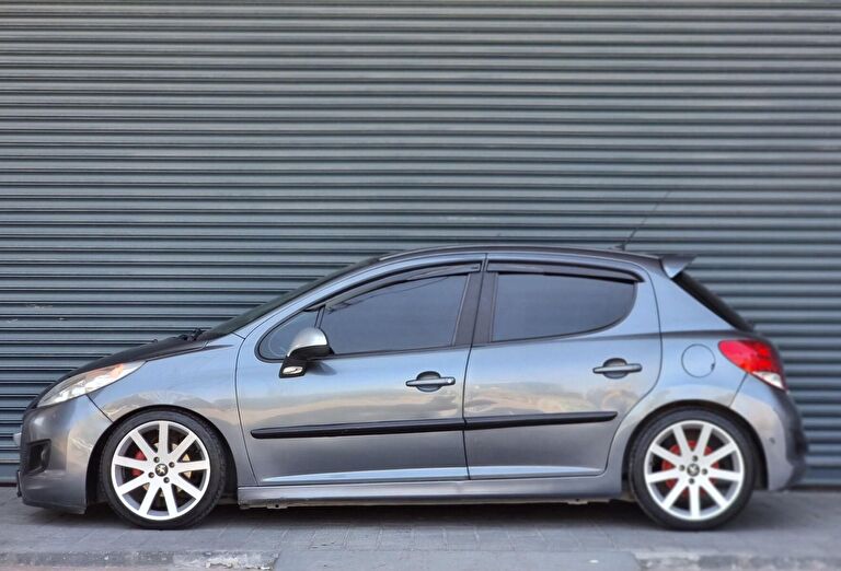 PEUGEOT 207