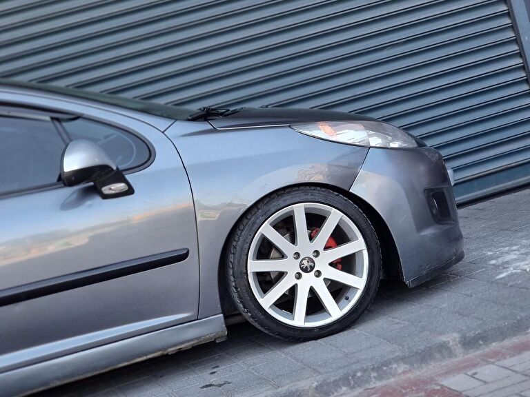 PEUGEOT 207