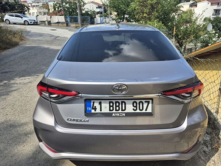 TOYOTA COROLLA