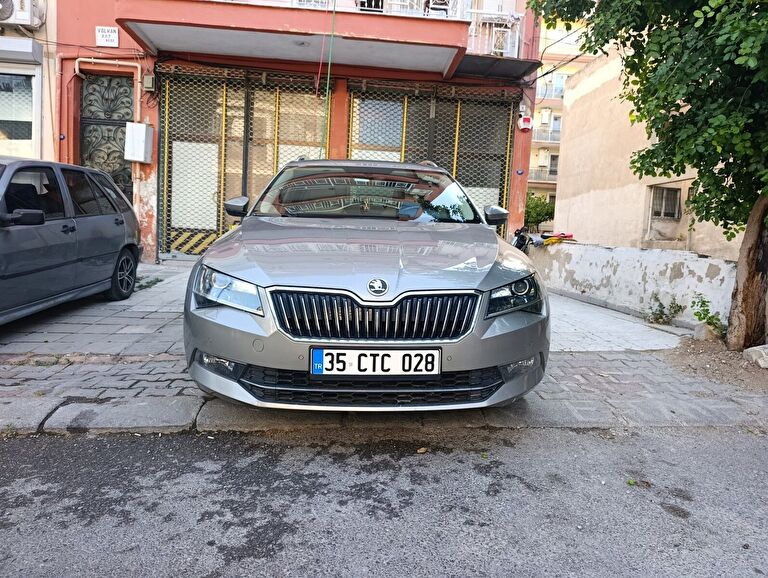 SKODA SUPERB