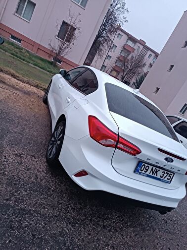 FORD FOCUS