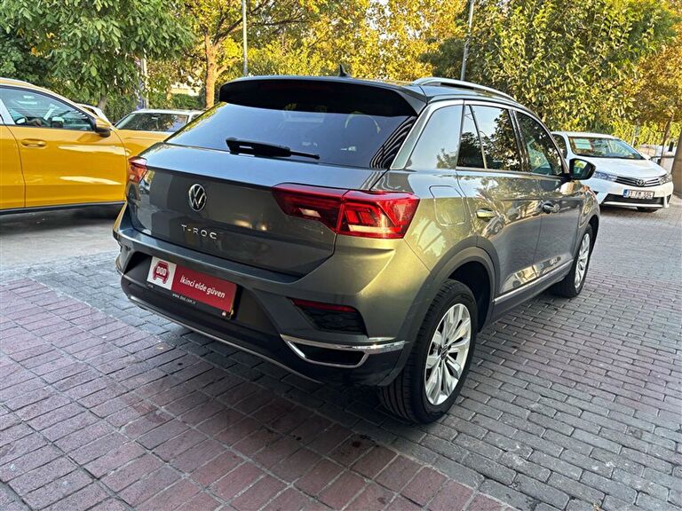 VOLKSWAGEN T-ROC