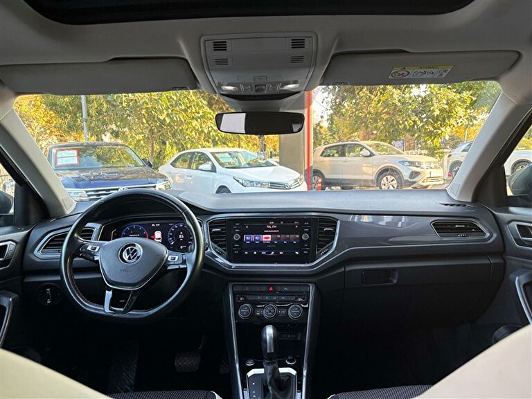VOLKSWAGEN T-ROC