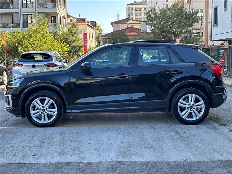 AUDI Q2