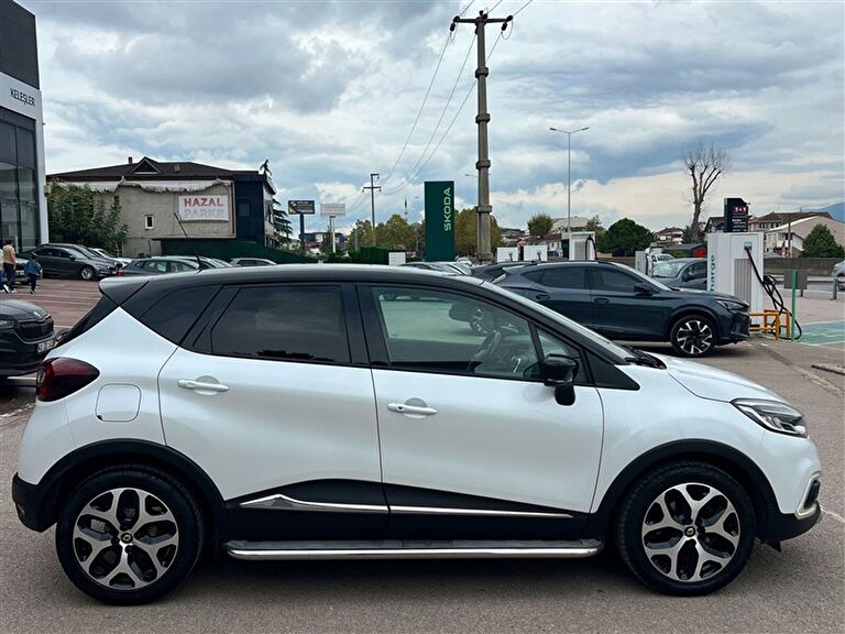 RENAULT CAPTUR