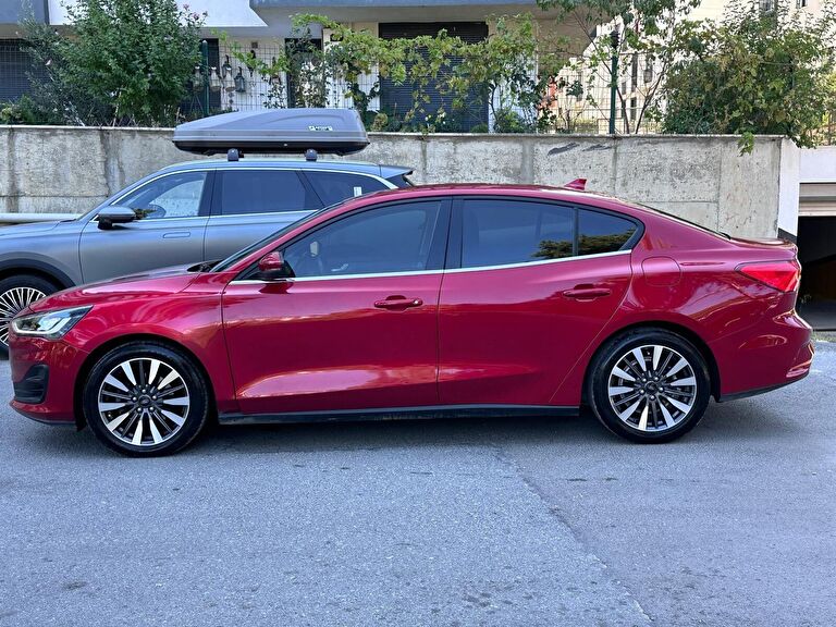 FORD FOCUS
