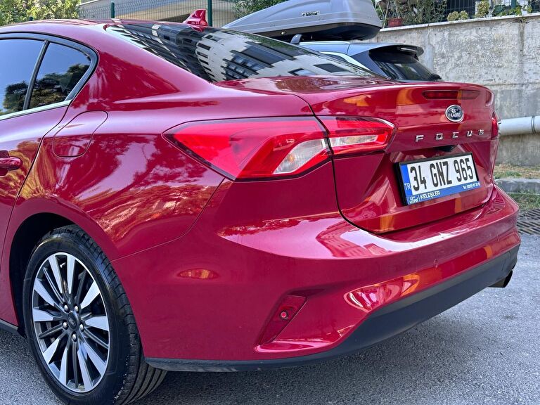FORD FOCUS
